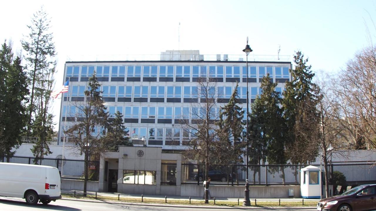Ambassador Apartment *